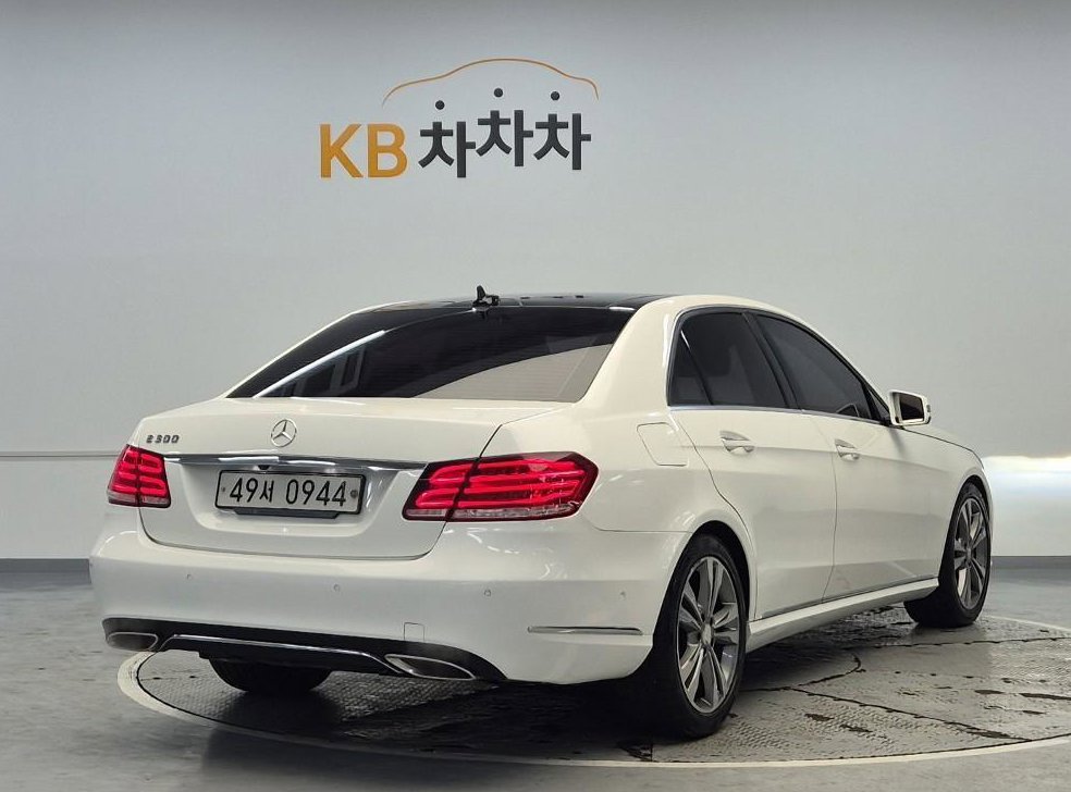 벤츠 E 클래스 E300 아방가르드 사진 3