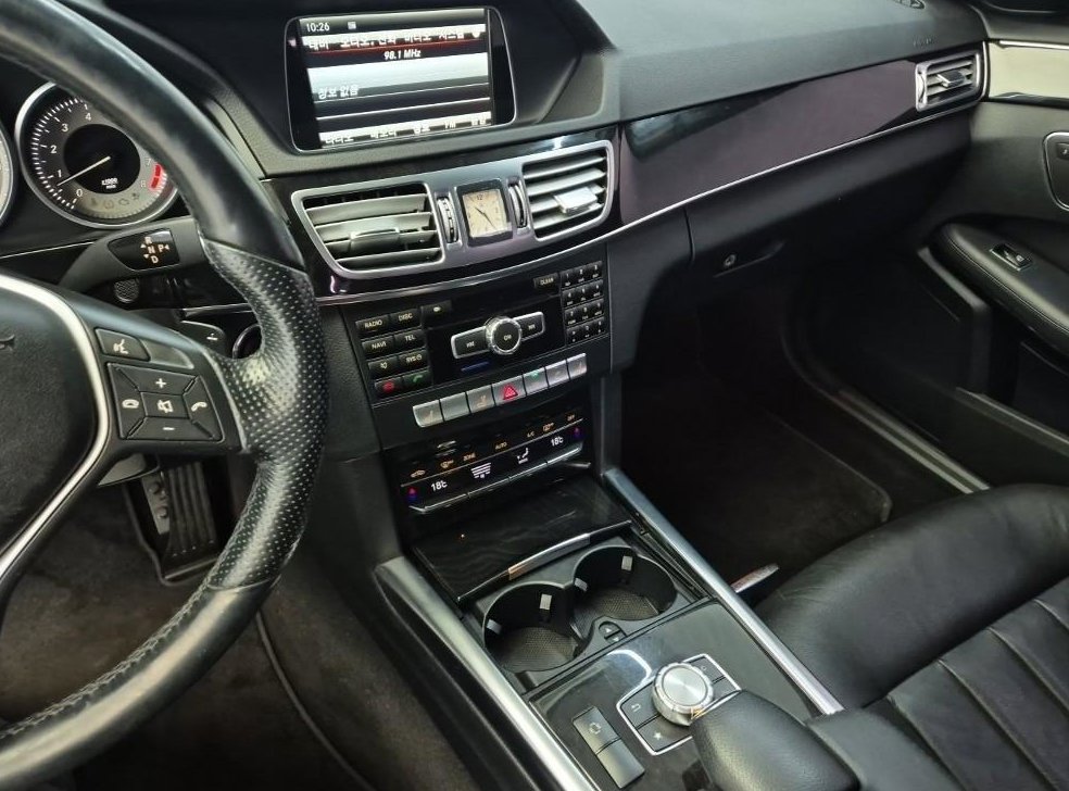 벤츠 E 클래스 E300 아방가르드 사진 9