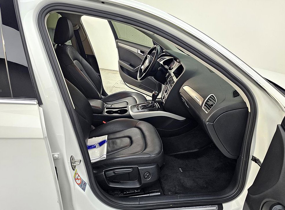 아우디 A4 2.0 TFSI 콰트로 사진 11