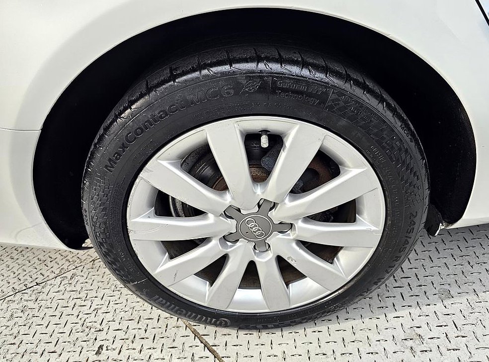 아우디 A4 2.0 TFSI 콰트로 사진 20