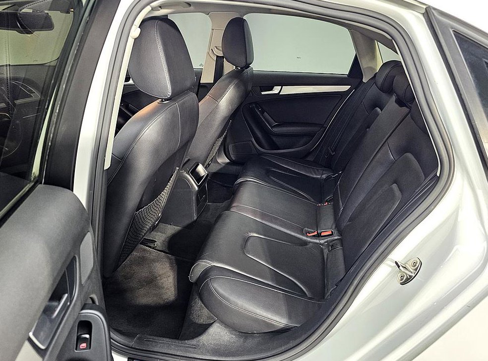 아우디 A4 2.0 TFSI 콰트로 사진 9