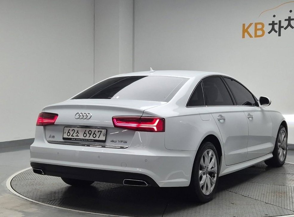 아우디 A6 40 TFSI 사진 3