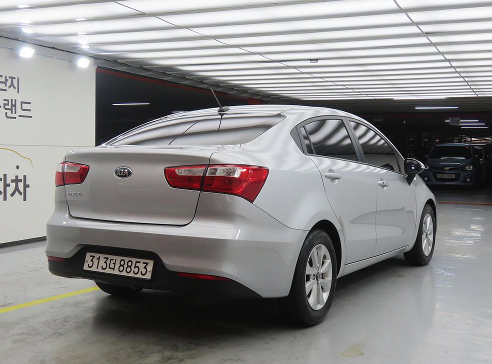 기아 프라이드 4DR 1.6 GDI 럭셔리 사진 4