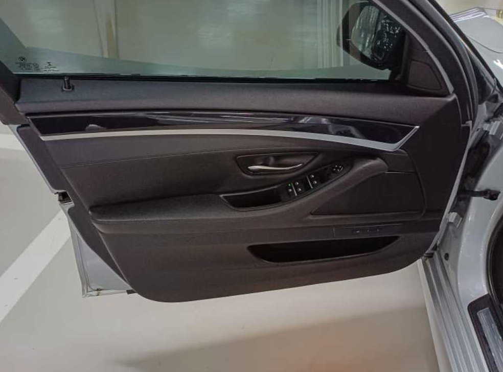 BMW 5시리즈 520d xDrive M 에어로다이나믹 사진 11