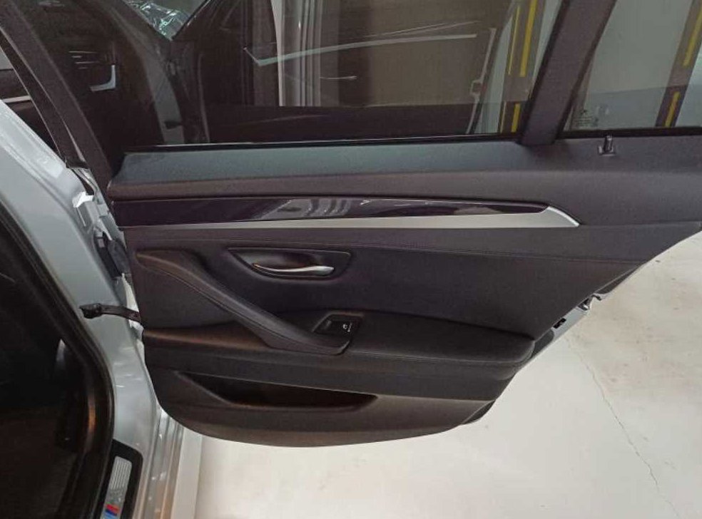 BMW 5시리즈 520d xDrive M 에어로다이나믹 사진 17