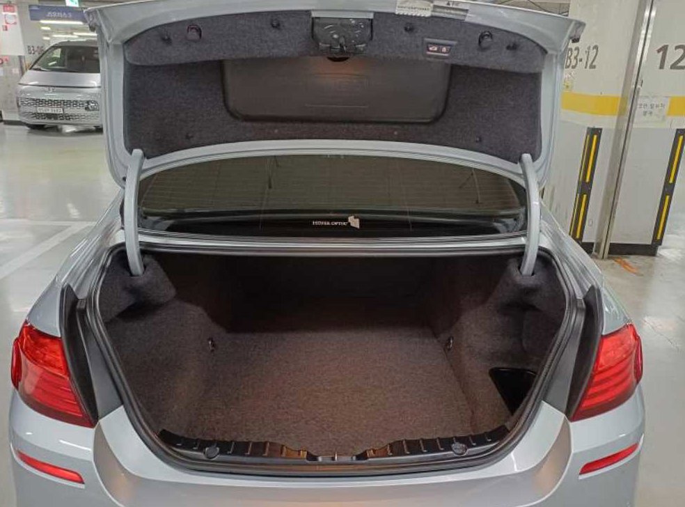 BMW 5시리즈 520d xDrive M 에어로다이나믹 사진 18
