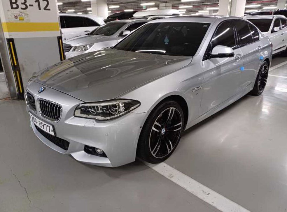 BMW 5시리즈 520d xDrive M 에어로다이나믹 사진 2