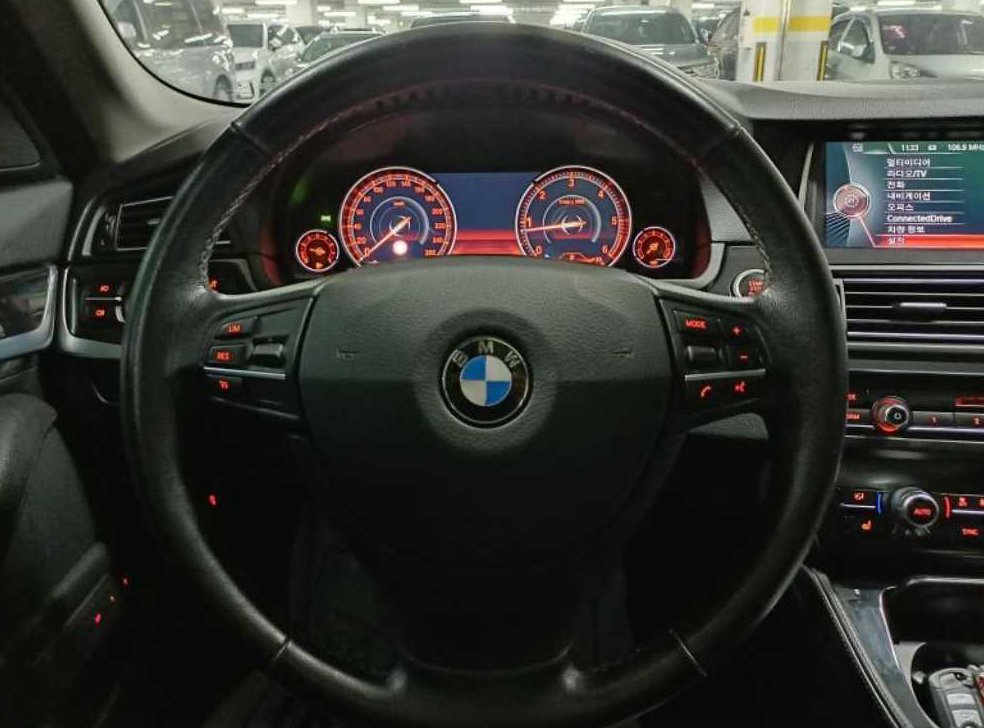 BMW 5시리즈 520d xDrive M 에어로다이나믹 사진 6