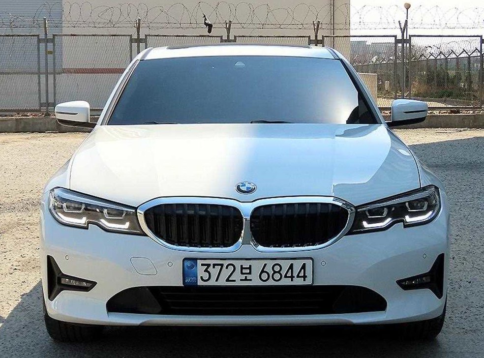 BMW 3시리즈 320i 사진 2