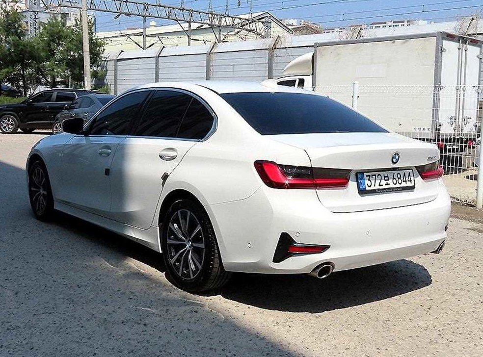 BMW 3시리즈 320i 사진 3
