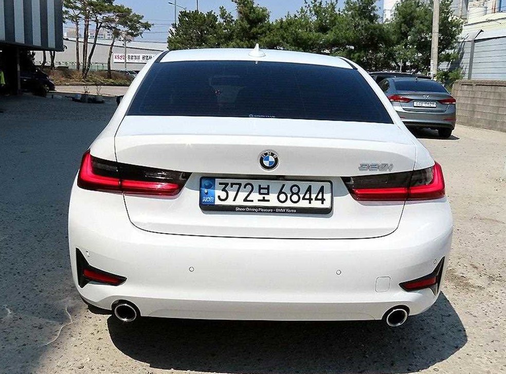 BMW 3시리즈 320i 사진 4