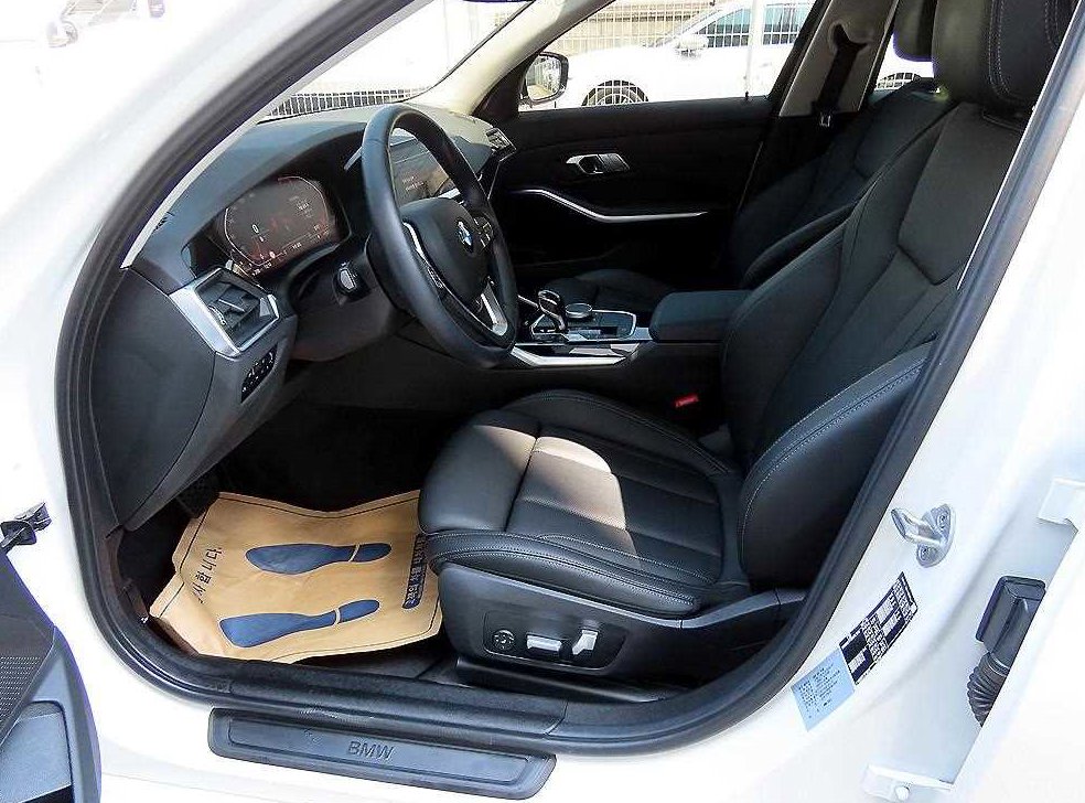 BMW 3시리즈 320i 사진 5