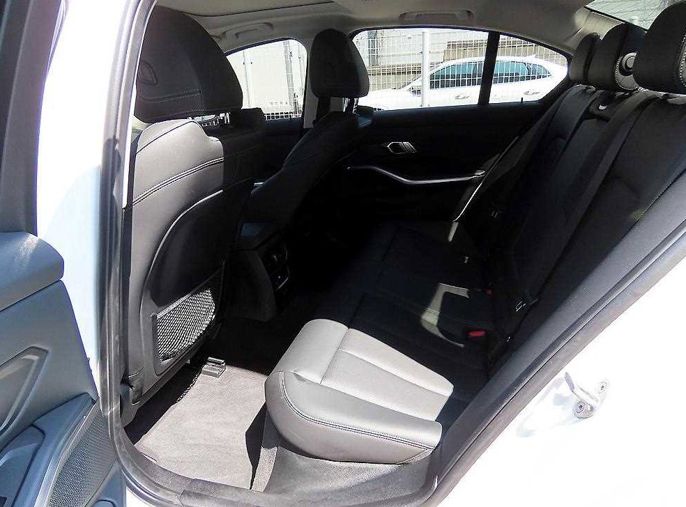 BMW 3시리즈 320i 사진 6