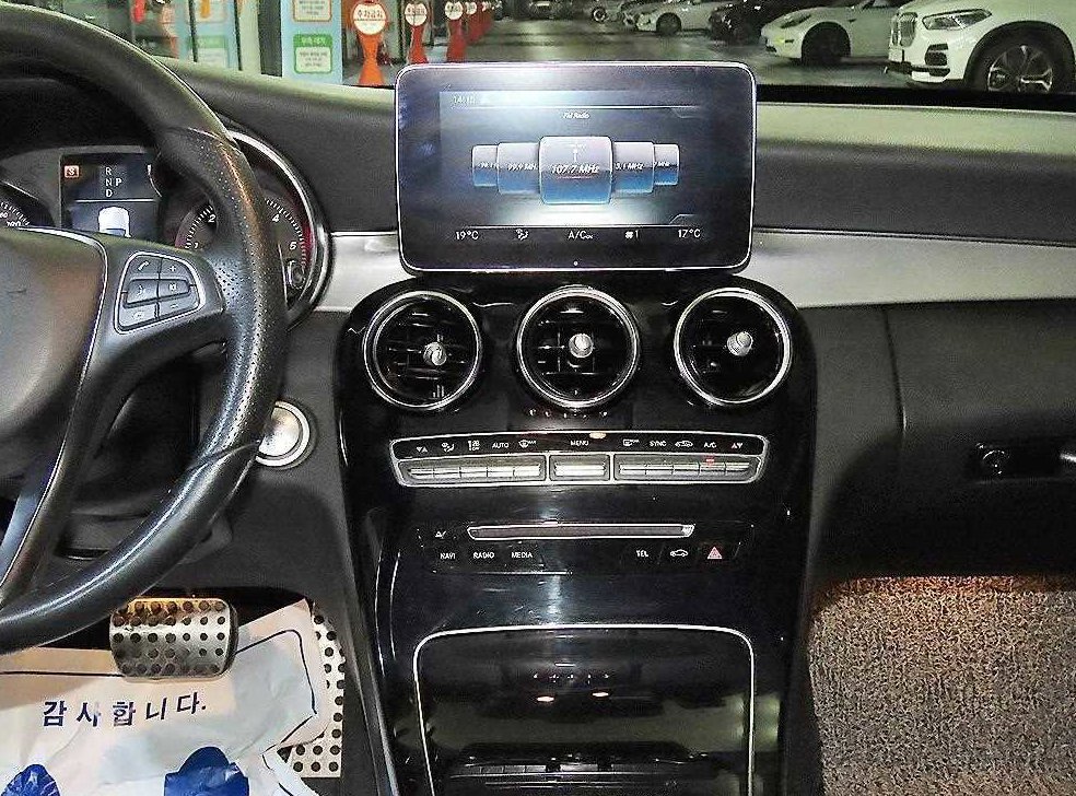 벤츠 C 클래스 C220 d 아방가르드 사진 11