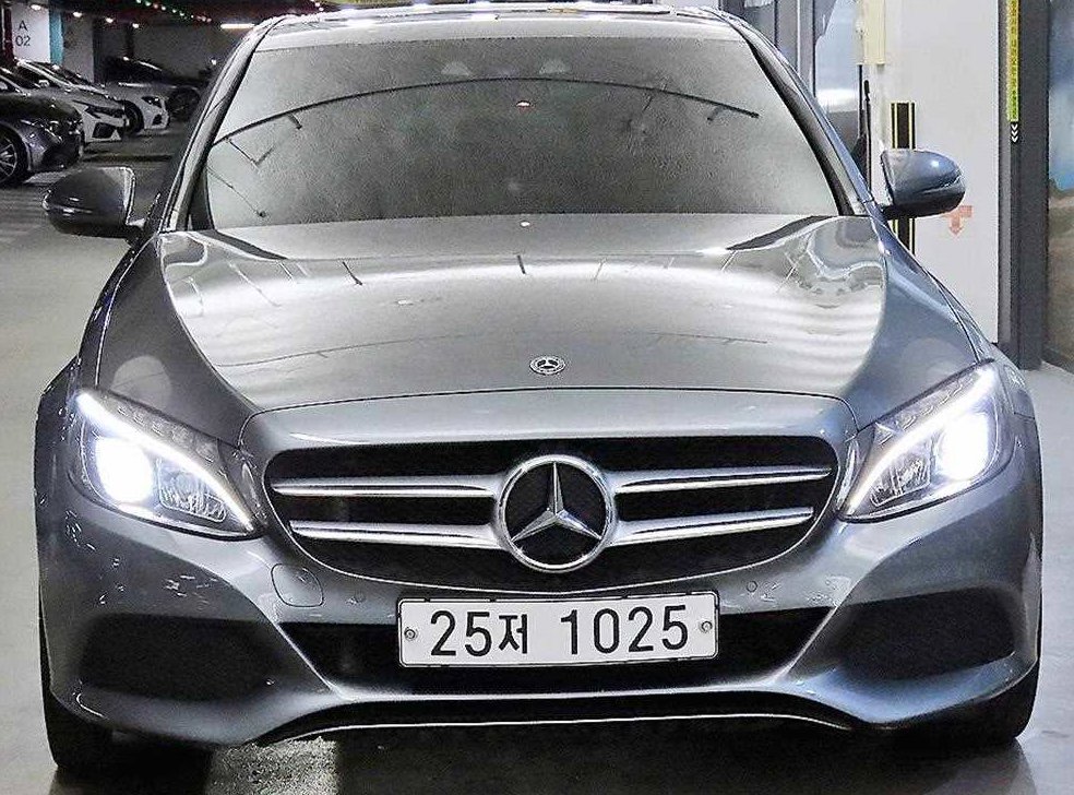 벤츠 C 클래스 C220 d 아방가르드 사진 2
