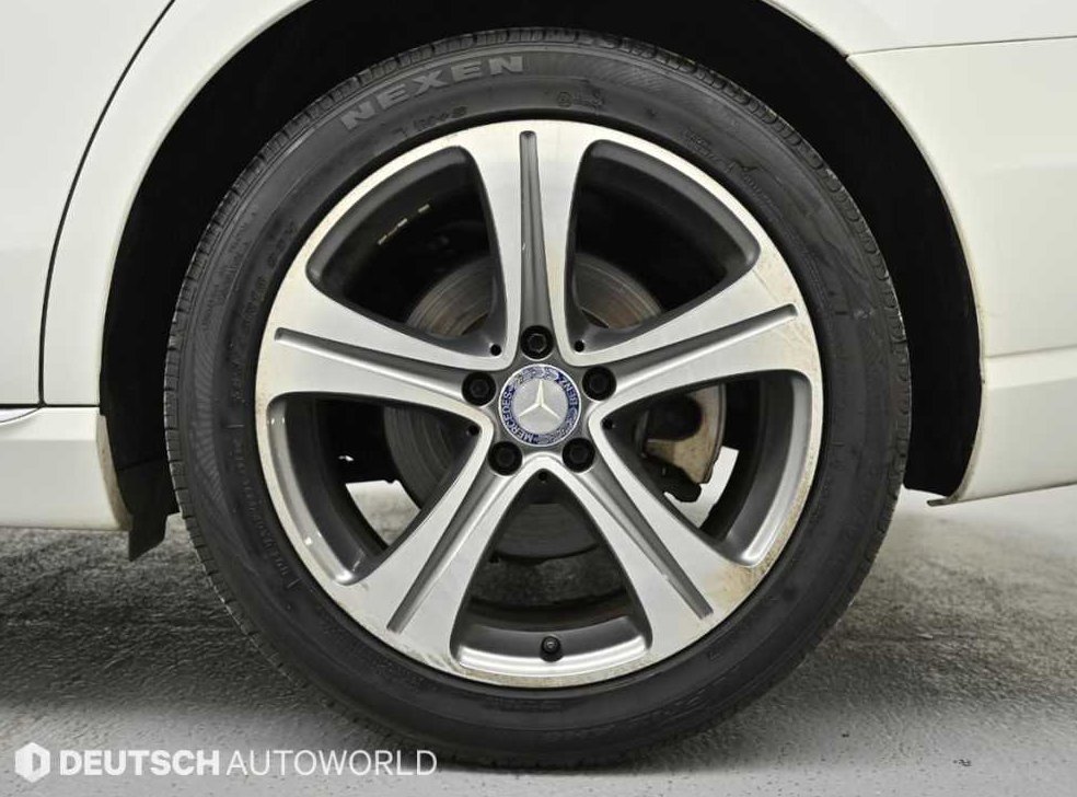 벤츠 E 클래스 E300 4MATIC 아방가르드 사진 5