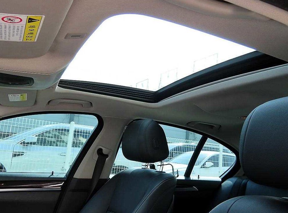 BMW 5시리즈 520d xDrive 사진 17