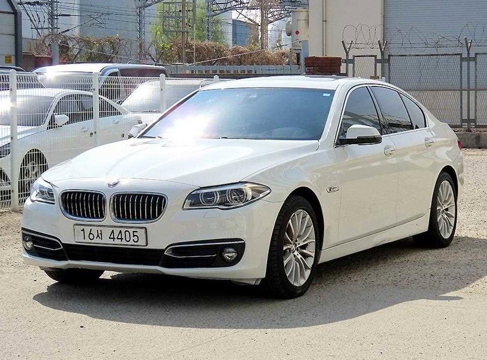 BMW 5시리즈 520d xDrive 사진 2