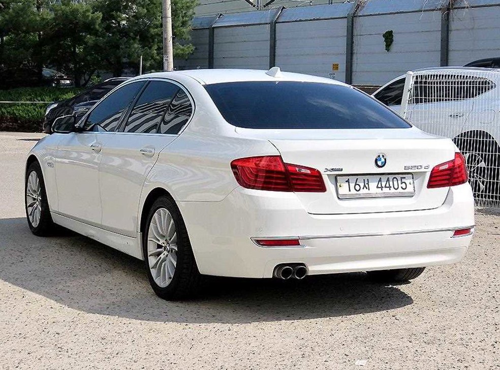 BMW 5시리즈 520d xDrive 사진 3