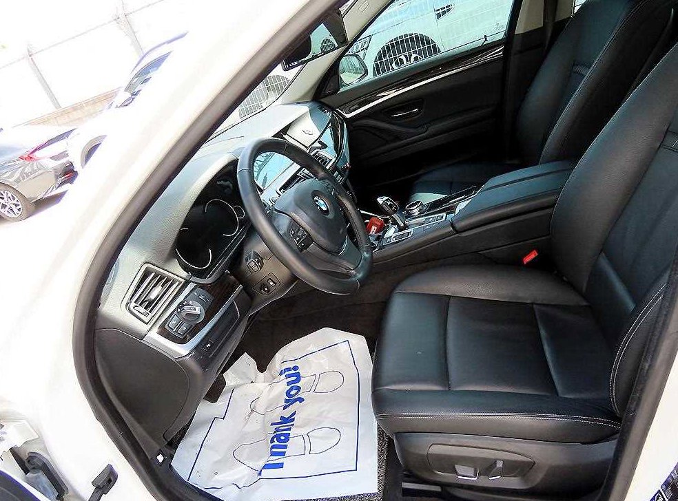 BMW 5시리즈 520d xDrive 사진 5