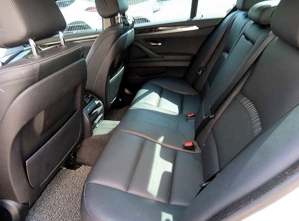BMW 5시리즈 520d xDrive 사진 6