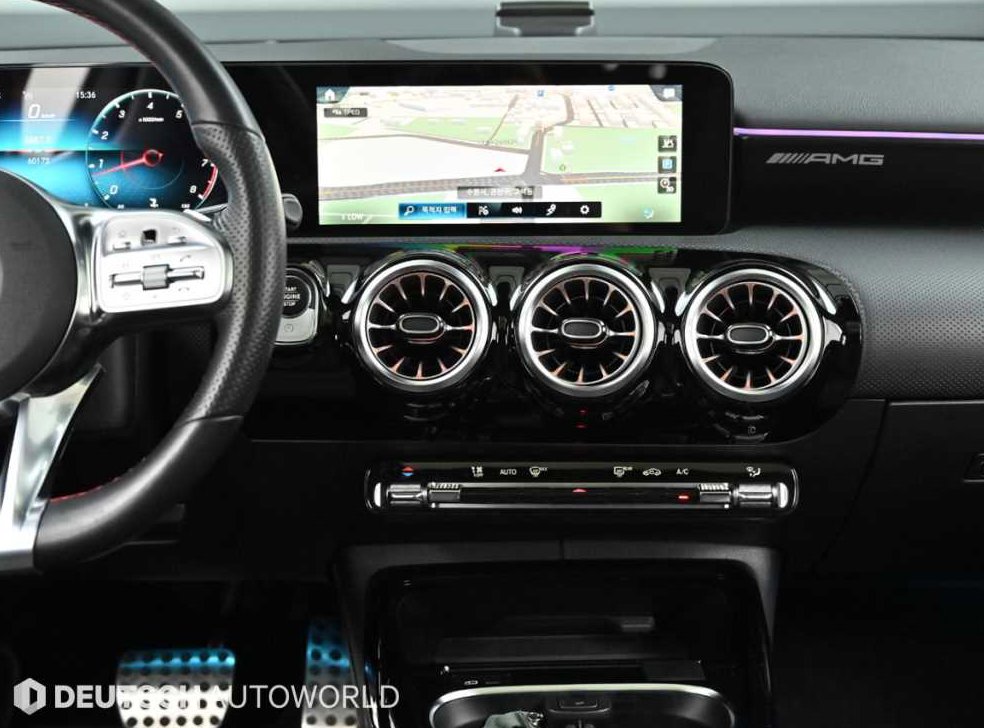 벤츠 A 클래스 AMG A45 4MATIC+ 해치백 사진 14