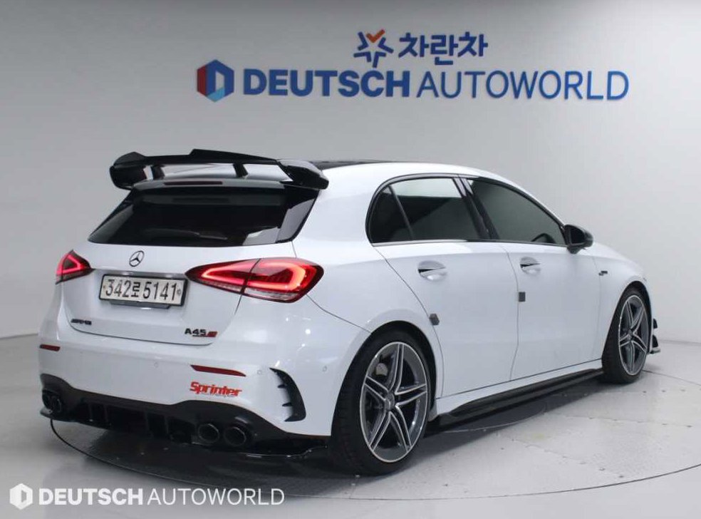 벤츠 A 클래스 AMG A45 4MATIC+ 해치백 사진 2