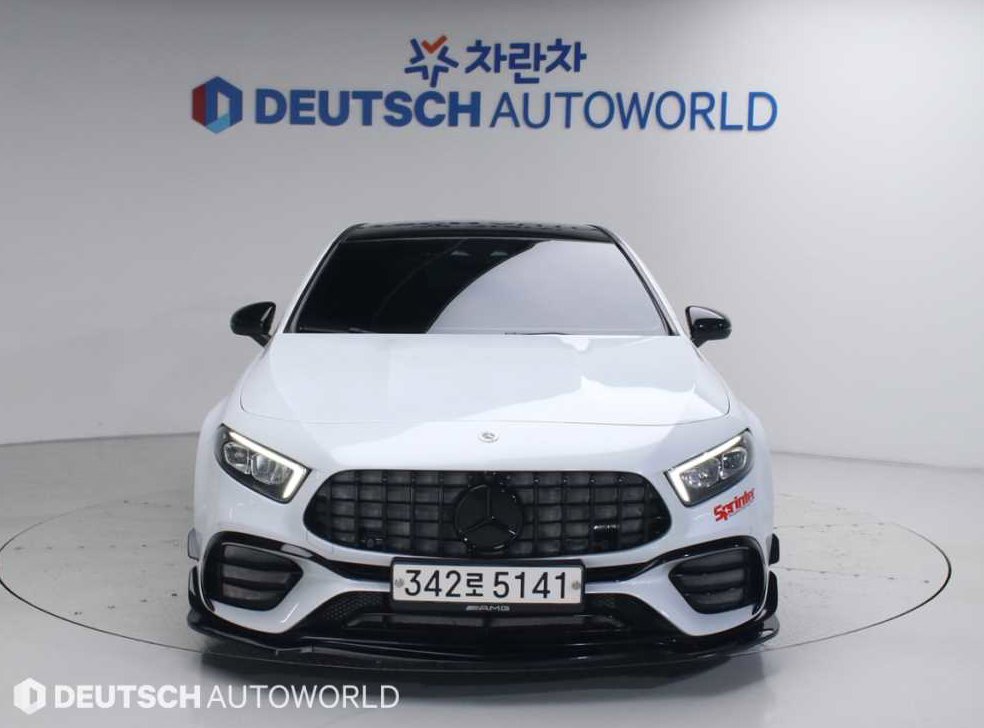 벤츠 A 클래스 AMG A45 4MATIC+ 해치백 사진 3
