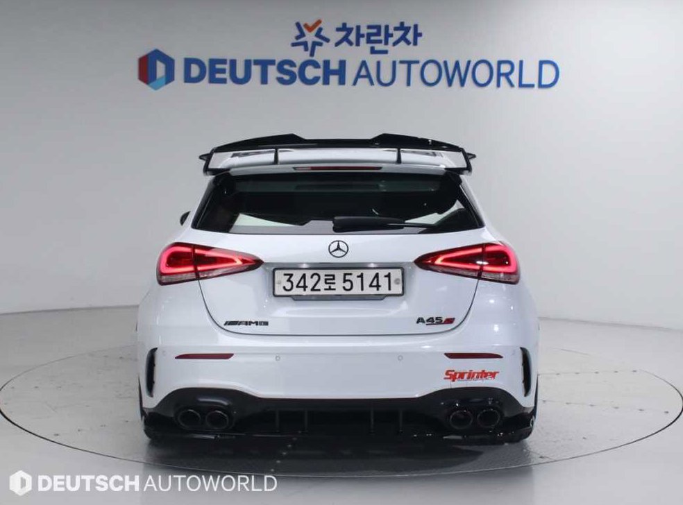 벤츠 A 클래스 AMG A45 4MATIC+ 해치백 사진 4