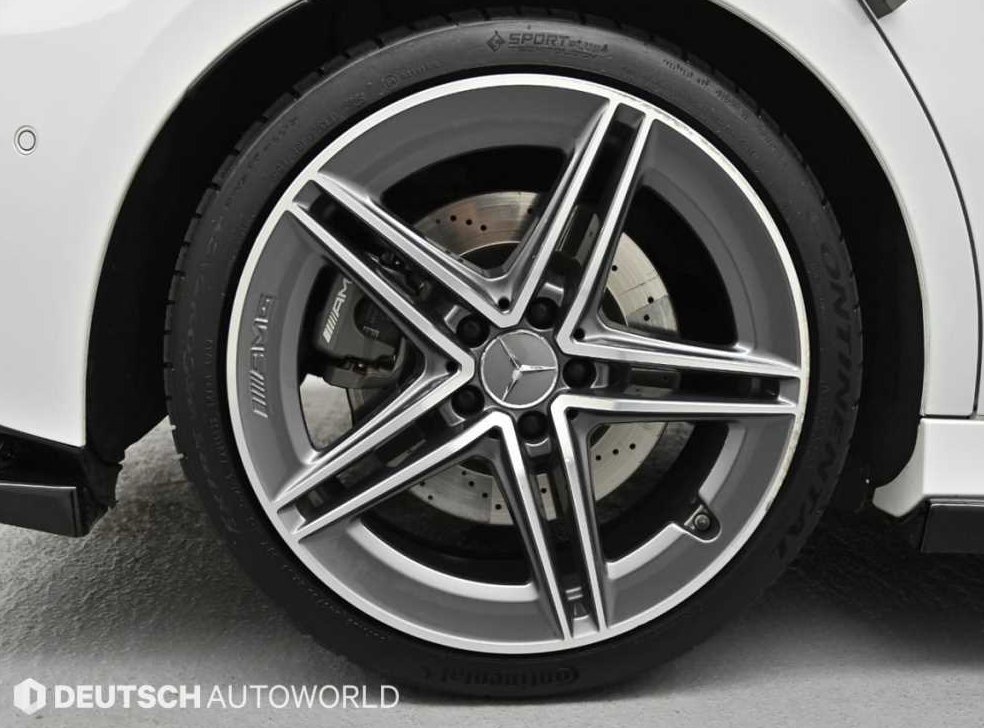 벤츠 A 클래스 AMG A45 4MATIC+ 해치백 사진 5