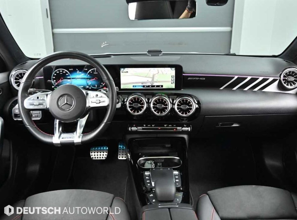 벤츠 A 클래스 AMG A45 4MATIC+ 해치백 사진 7