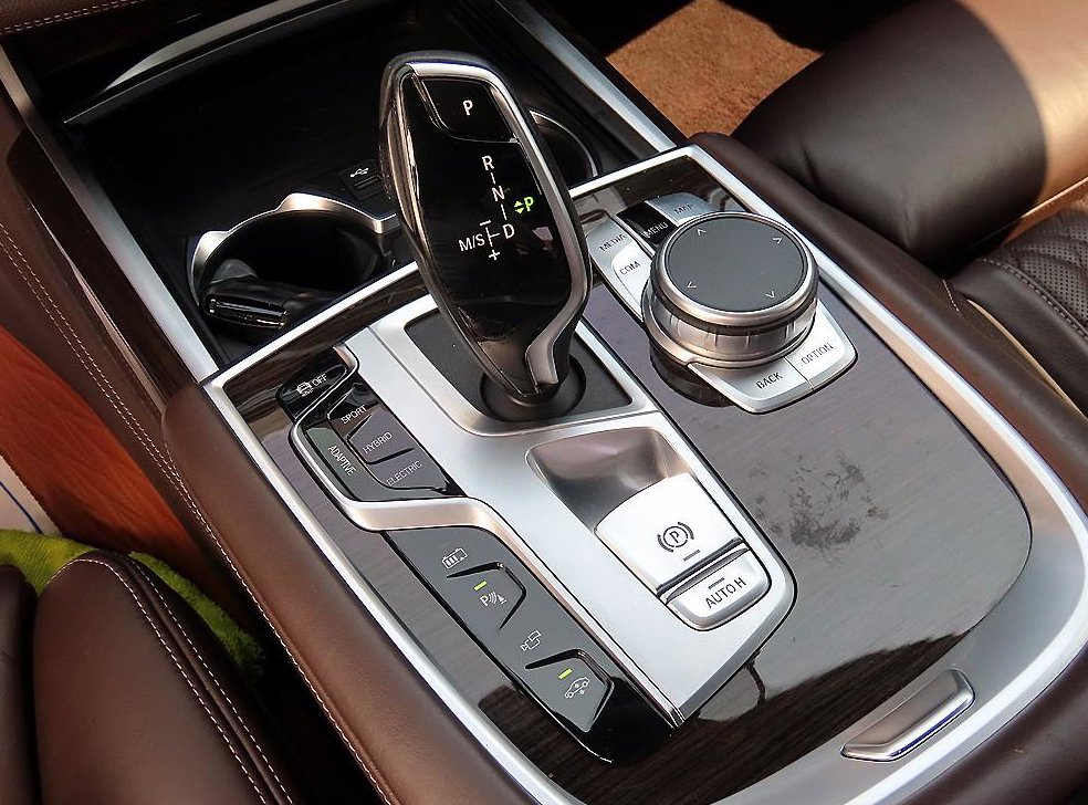 BMW 7시리즈 745e sDrive 디자인 퓨어 엑설런스 사진 11