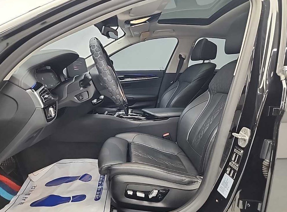 BMW 5시리즈 523d M 스포츠 사진 11