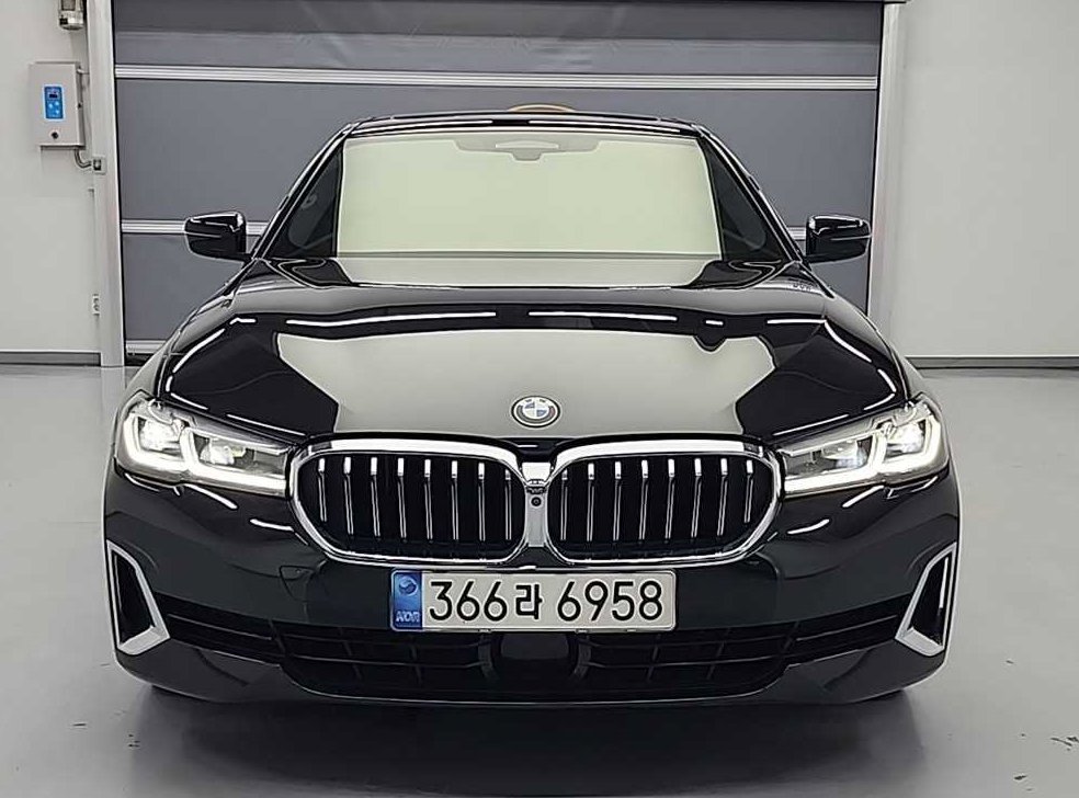 BMW 5시리즈 523d M 스포츠 사진 2