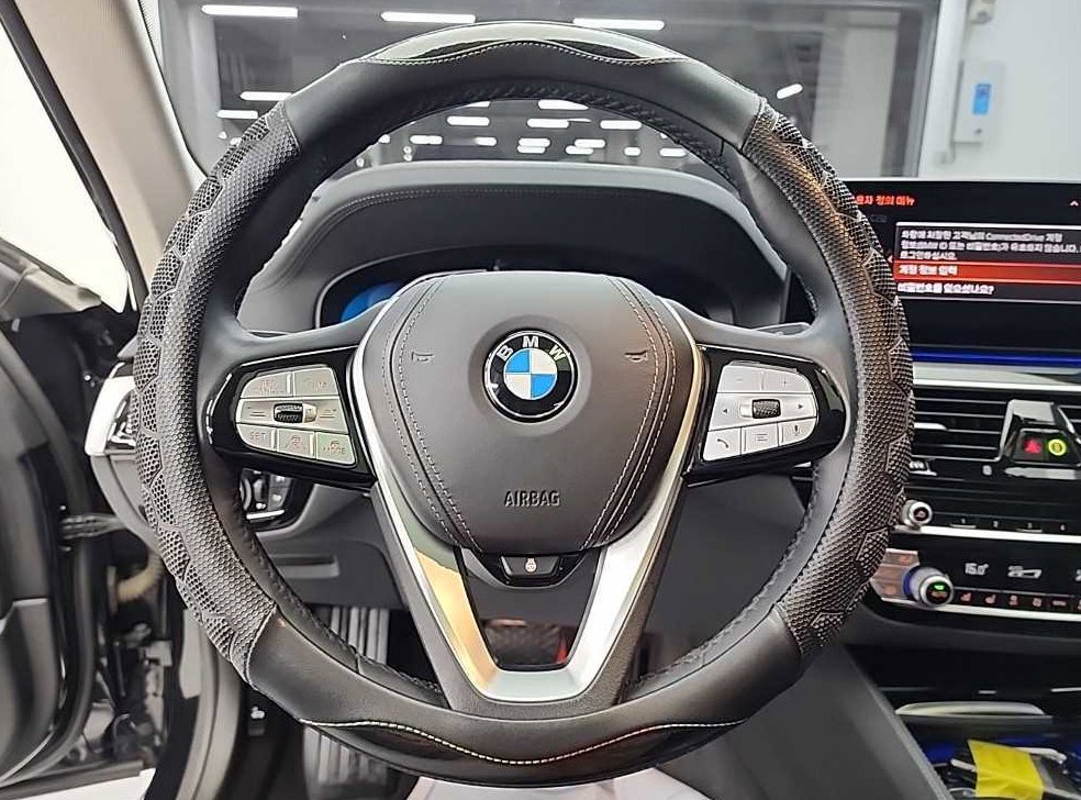 BMW 5시리즈 523d M 스포츠 사진 9