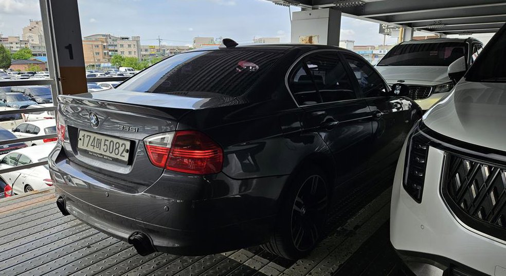 BMW 3시리즈 335i 세단 스포츠 사진 4