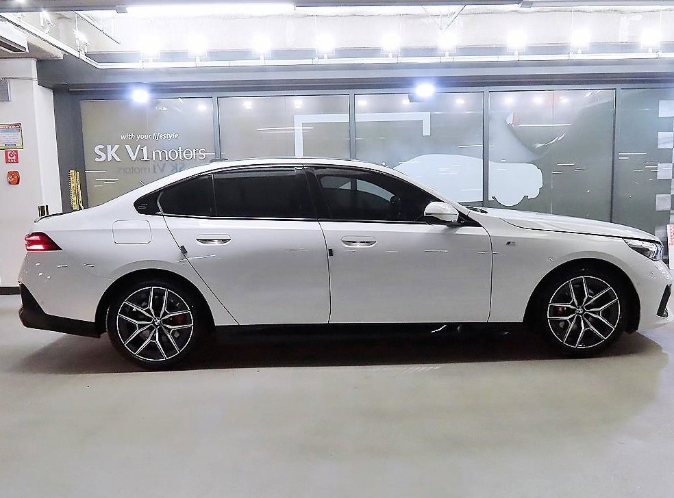 BMW 5시리즈 520i 사진 3