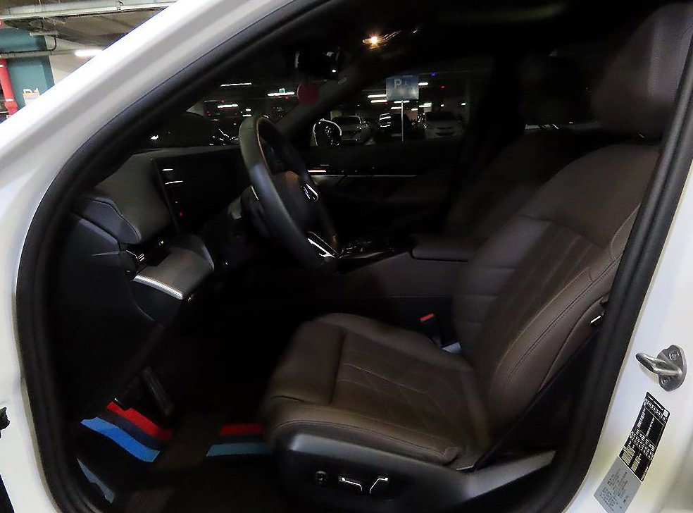 BMW 5시리즈 520i 사진 6