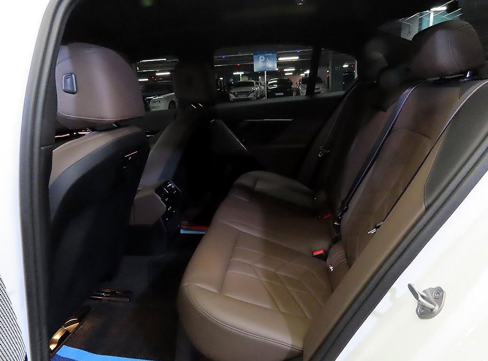 BMW 5시리즈 520i 사진 7