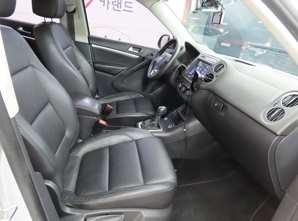 폭스바겐 티구안 2.0 TDI 컴포트 사진 8