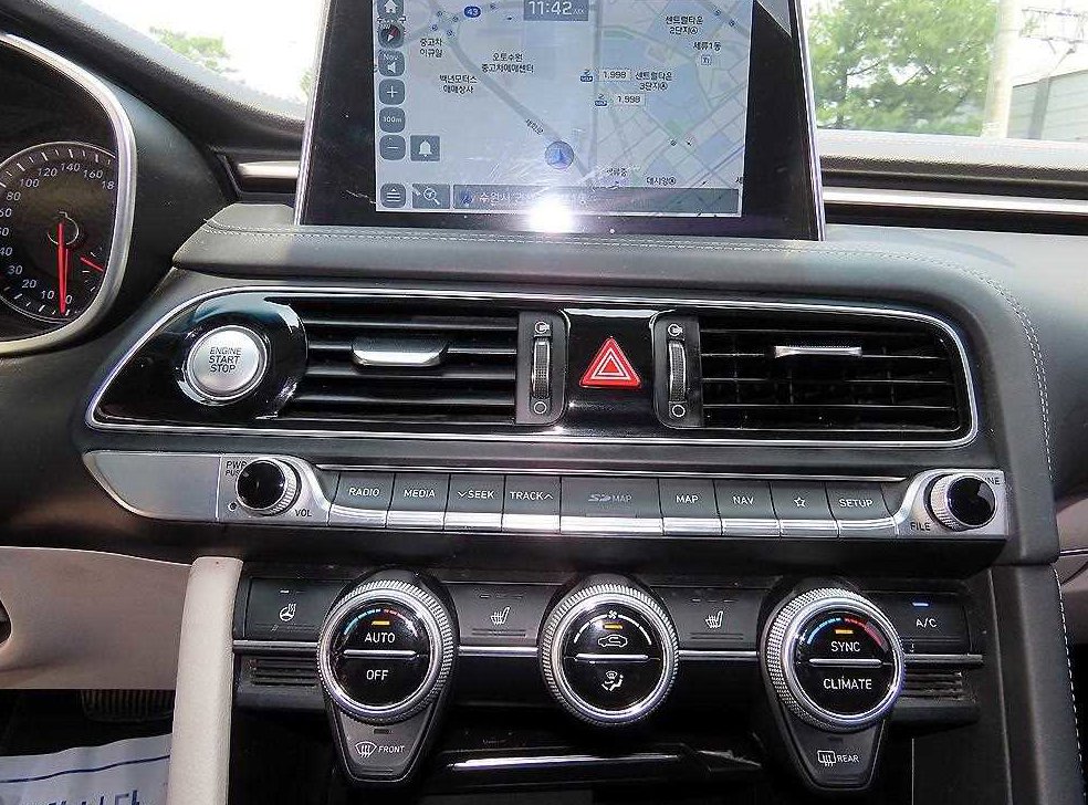 제네시스 G70 2.0T AWD 사진 13