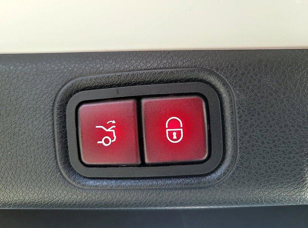 벤츠 E 클래스 E220d 아방가르드 사진 18