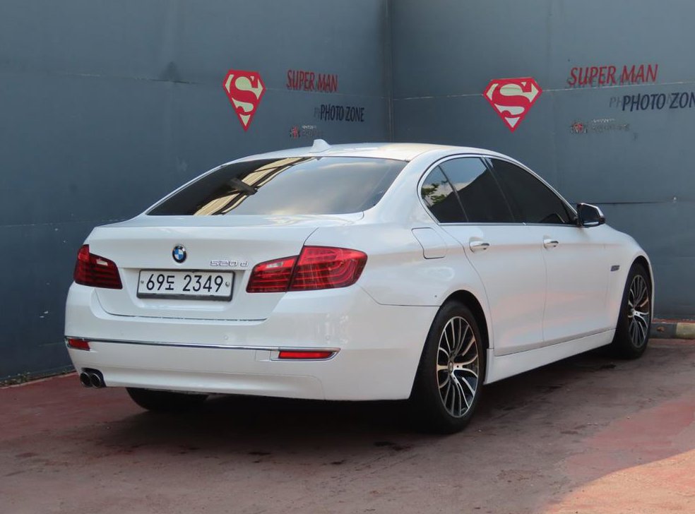 BMW 5시리즈 520d 럭셔리 사진 3