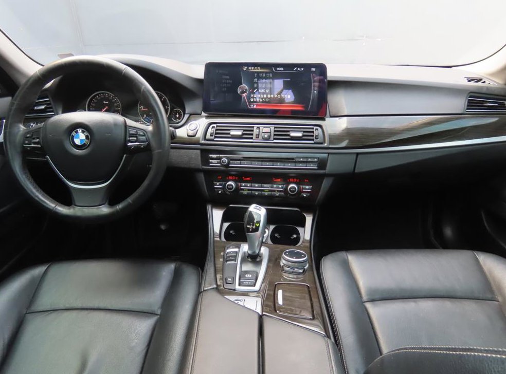 BMW 5시리즈 520d 럭셔리 사진 8