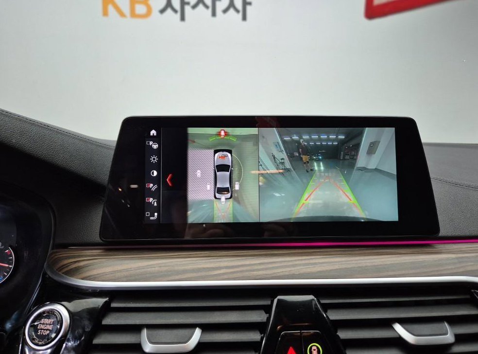 BMW 5시리즈 530i xDrive M 스포츠 플러스 사진 17