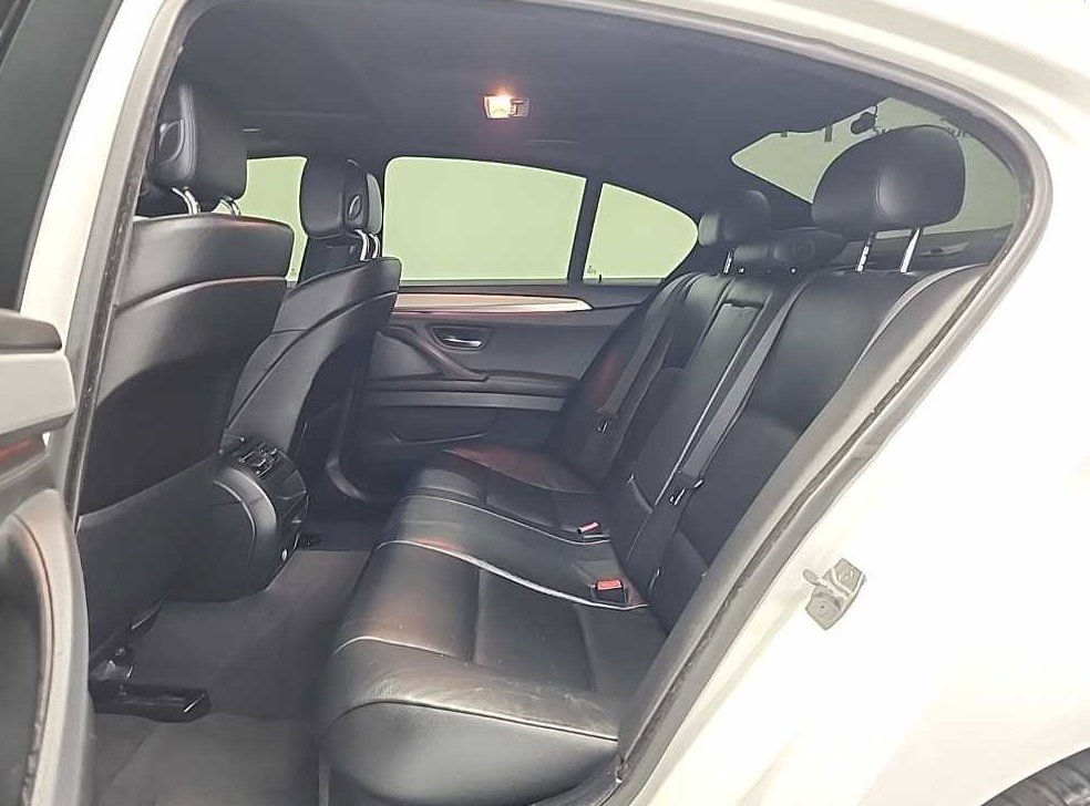 BMW 5시리즈 520d 사진 12