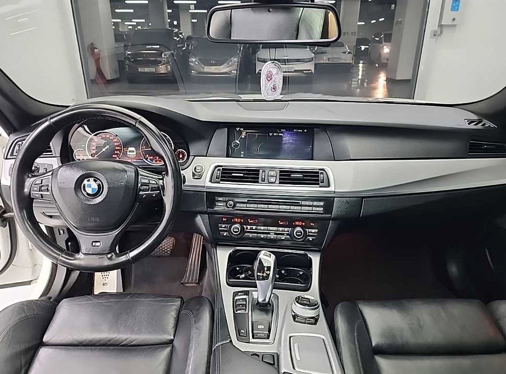 BMW 5시리즈 520d 사진 7