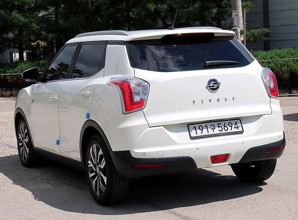 KG모빌리티(쌍용)  티볼리 2WD 디젤 VX 사진 3