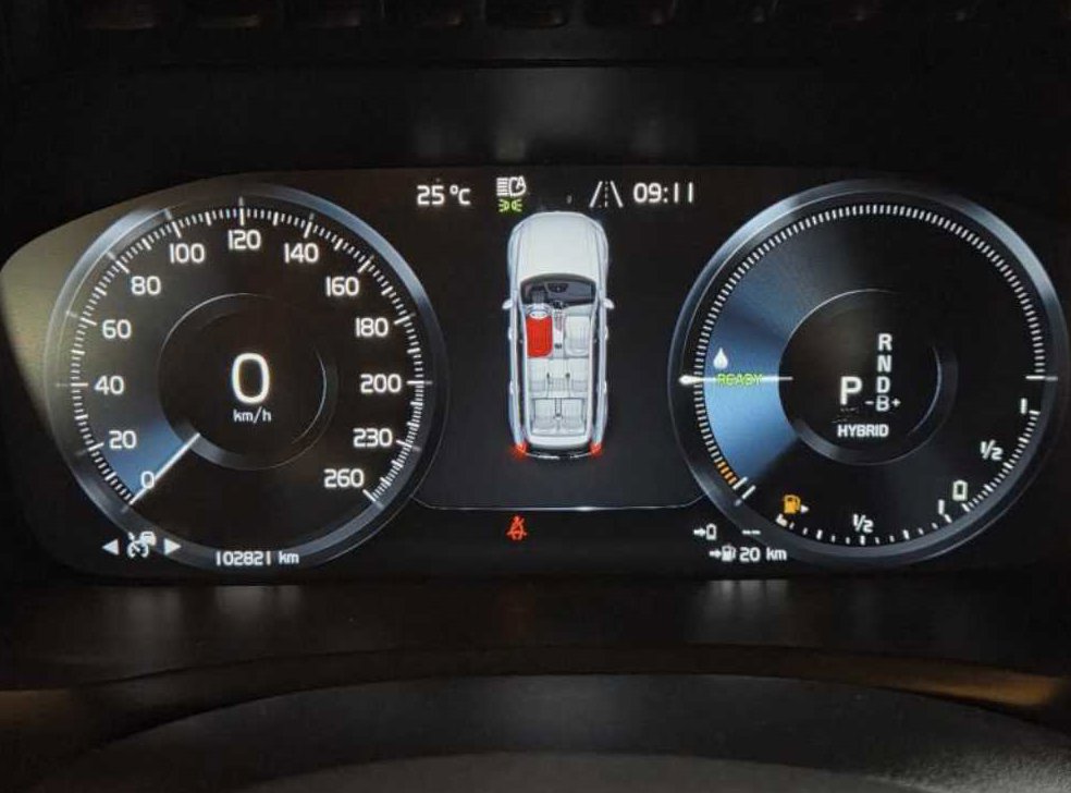 볼보 XC90 2.0 T8 AWD 사진 15