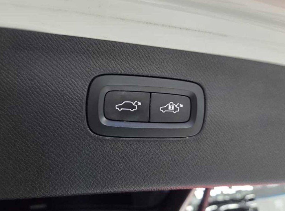 볼보 XC90 2.0 T8 AWD 사진 7